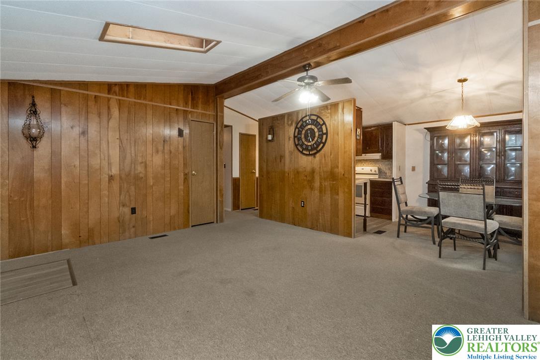 1010 Spruce Lane Property Photo 4