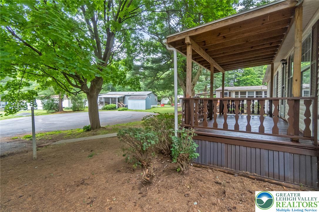 1010 Spruce Lane Property Photo 11