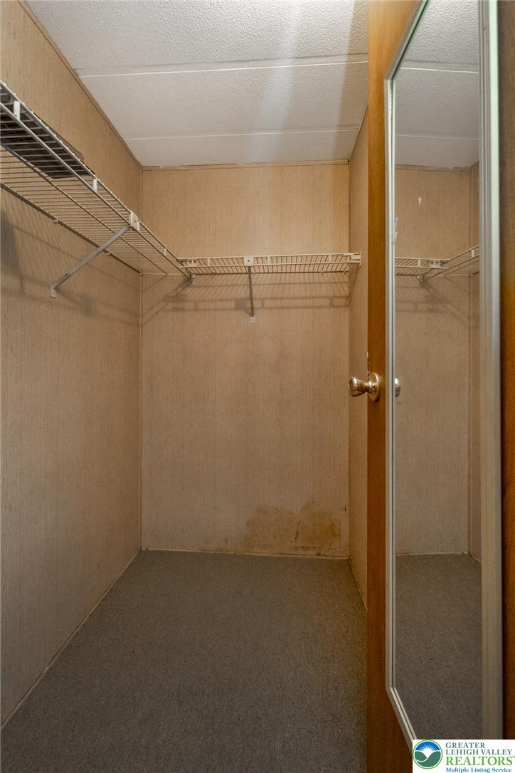 1010 Spruce Lane Property Photo 14