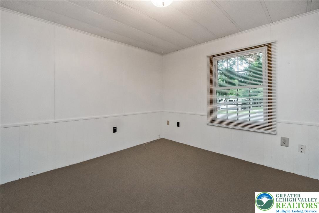 1010 Spruce Lane Property Photo 16