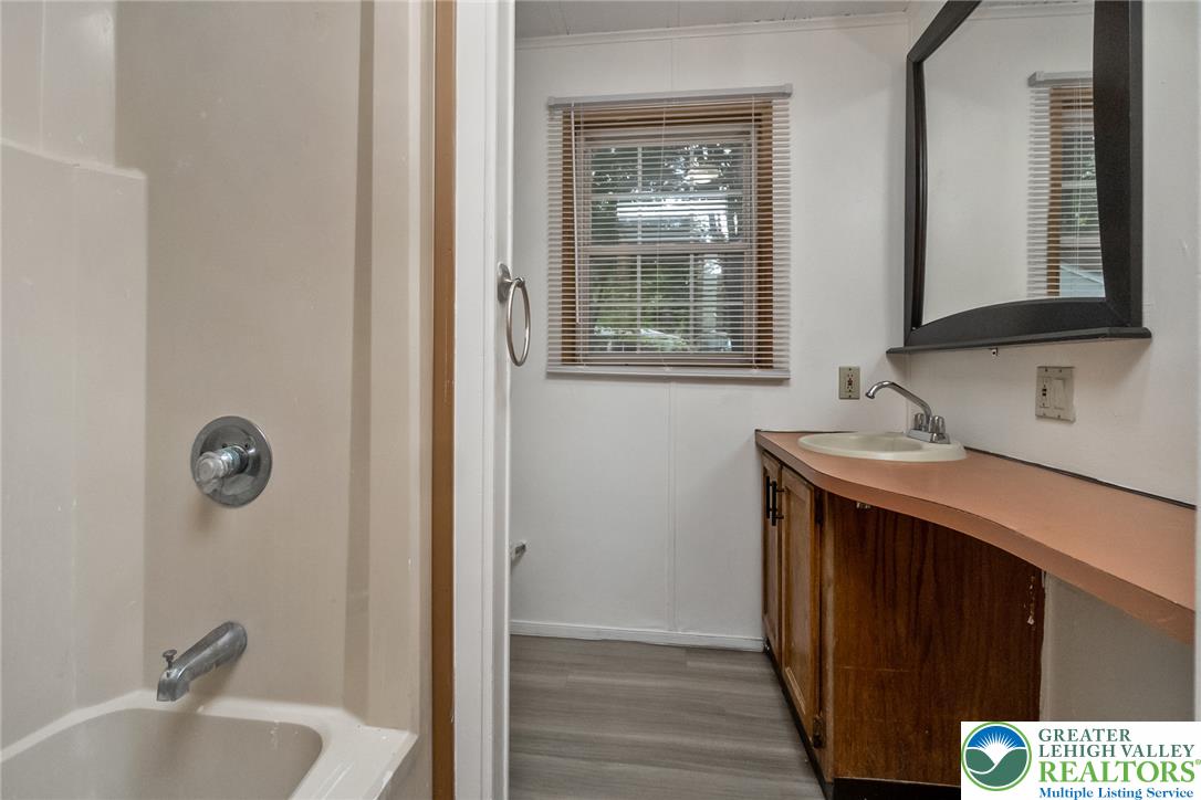 1010 Spruce Lane Property Photo 19