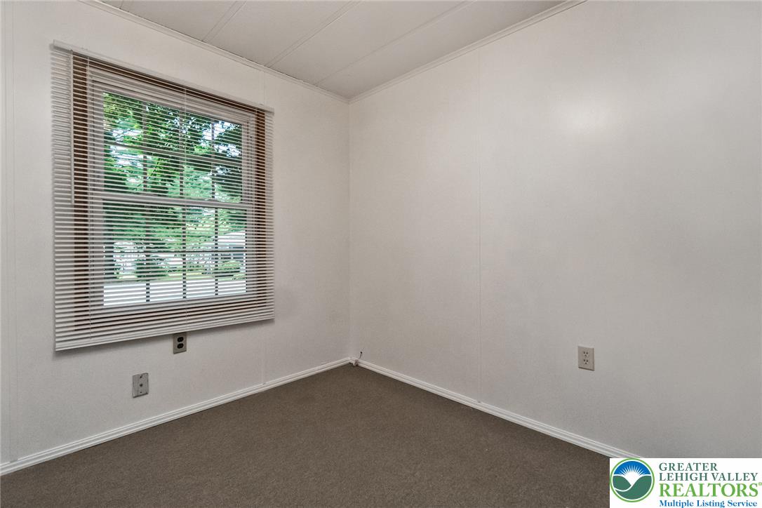 1010 Spruce Lane Property Photo 22