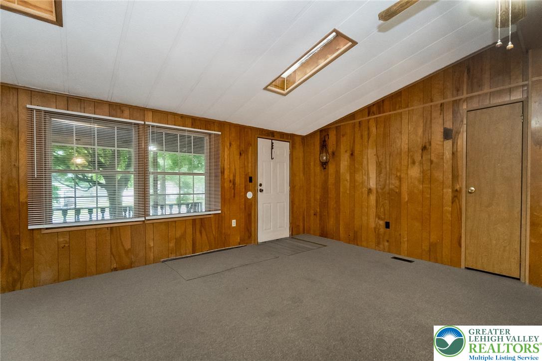 1010 Spruce Lane Property Photo 28