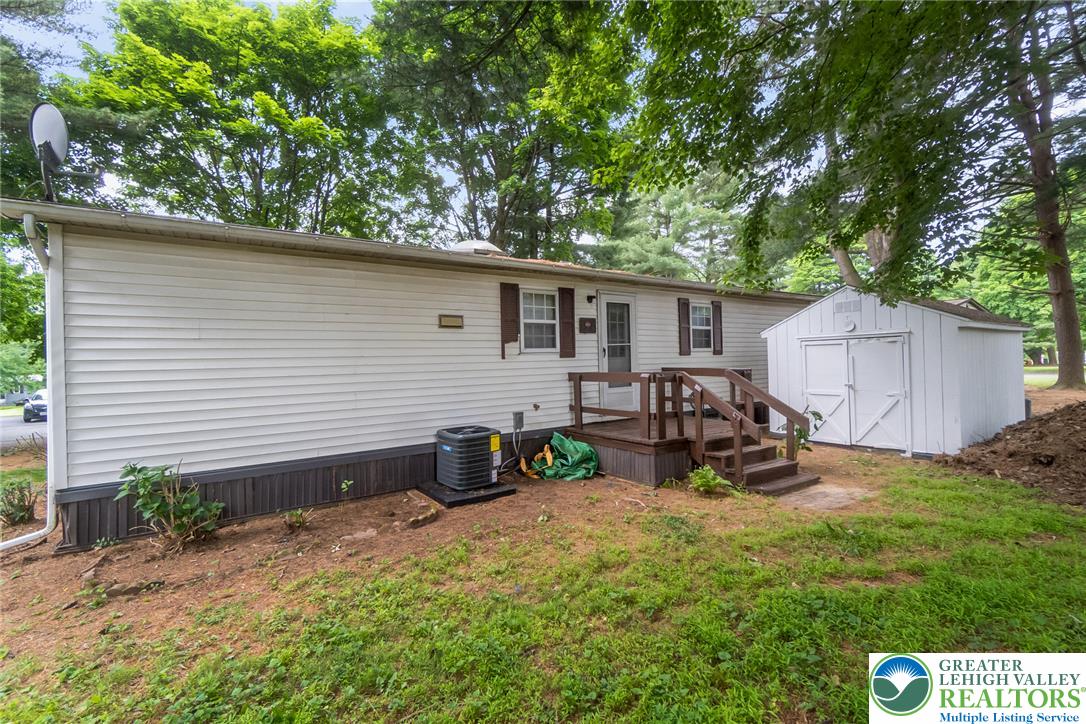 1010 Spruce Lane Property Photo 29