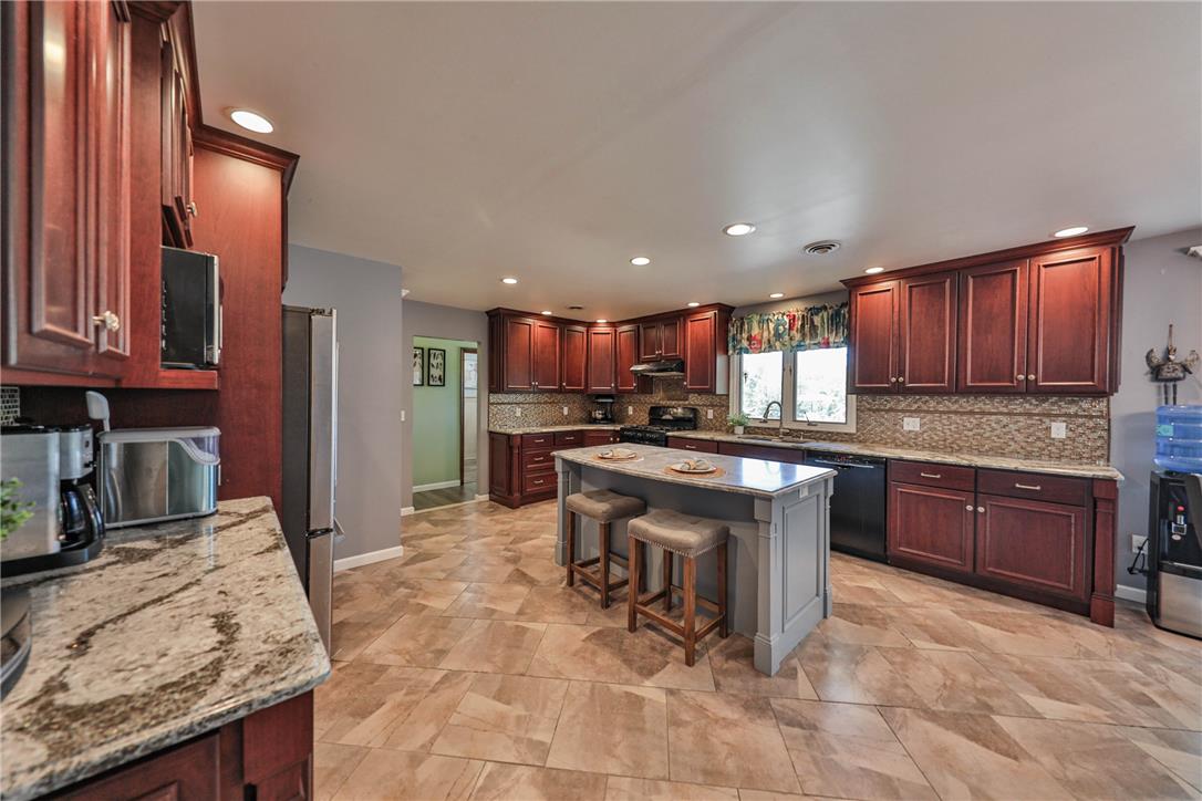 295 Crown View Avenue Property Photo 18