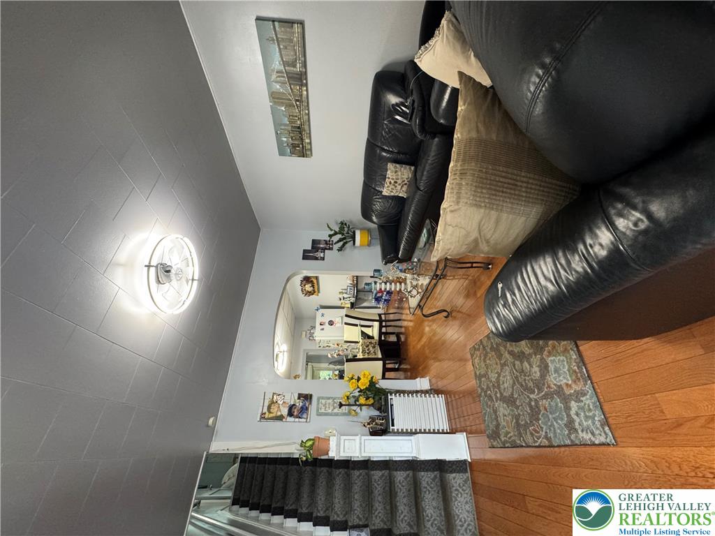 730 8th Street Property Photo 2