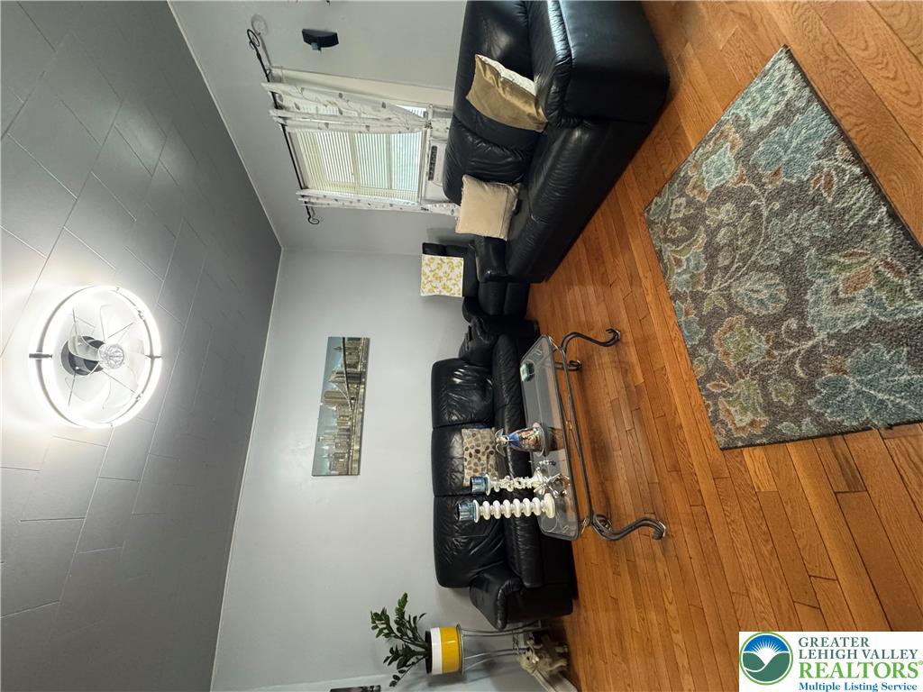 730 8th Street Property Photo 3