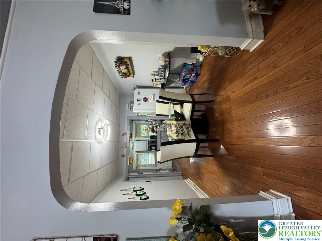 730 8th Street Property Photo 5
