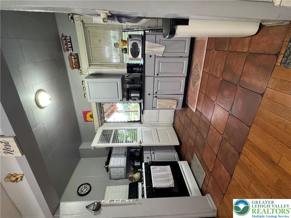 730 8th Street Property Photo 9