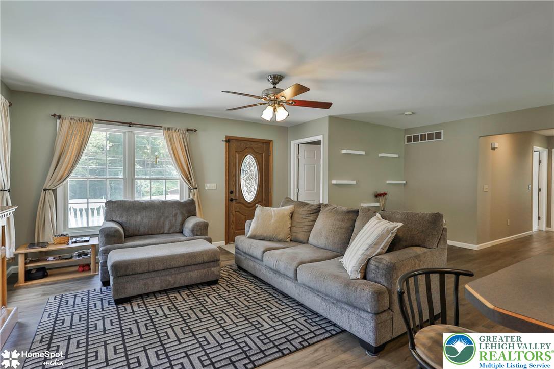 4325 Levans Road Property Photo 8