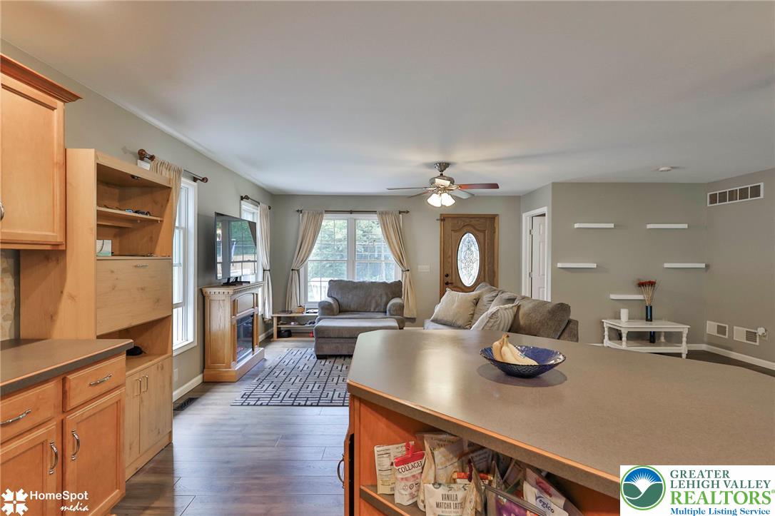 4325 Levans Road Property Photo 11