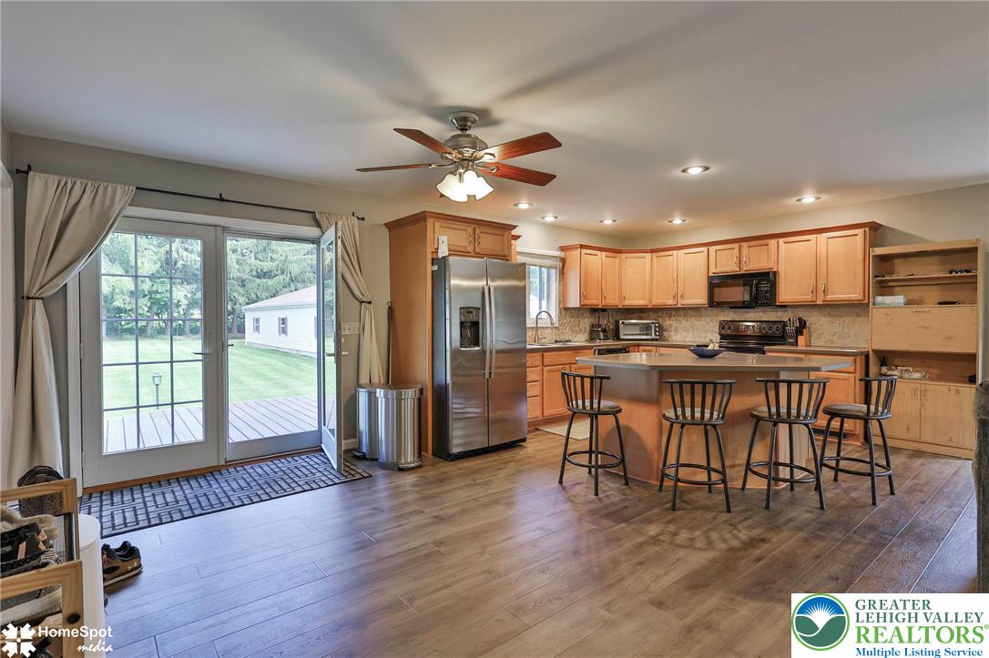 4325 Levans Road Property Photo 12