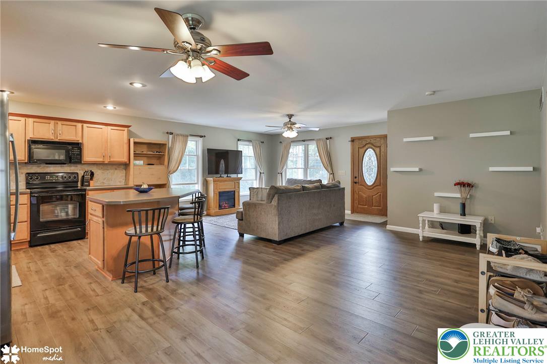 4325 Levans Road Property Photo 13