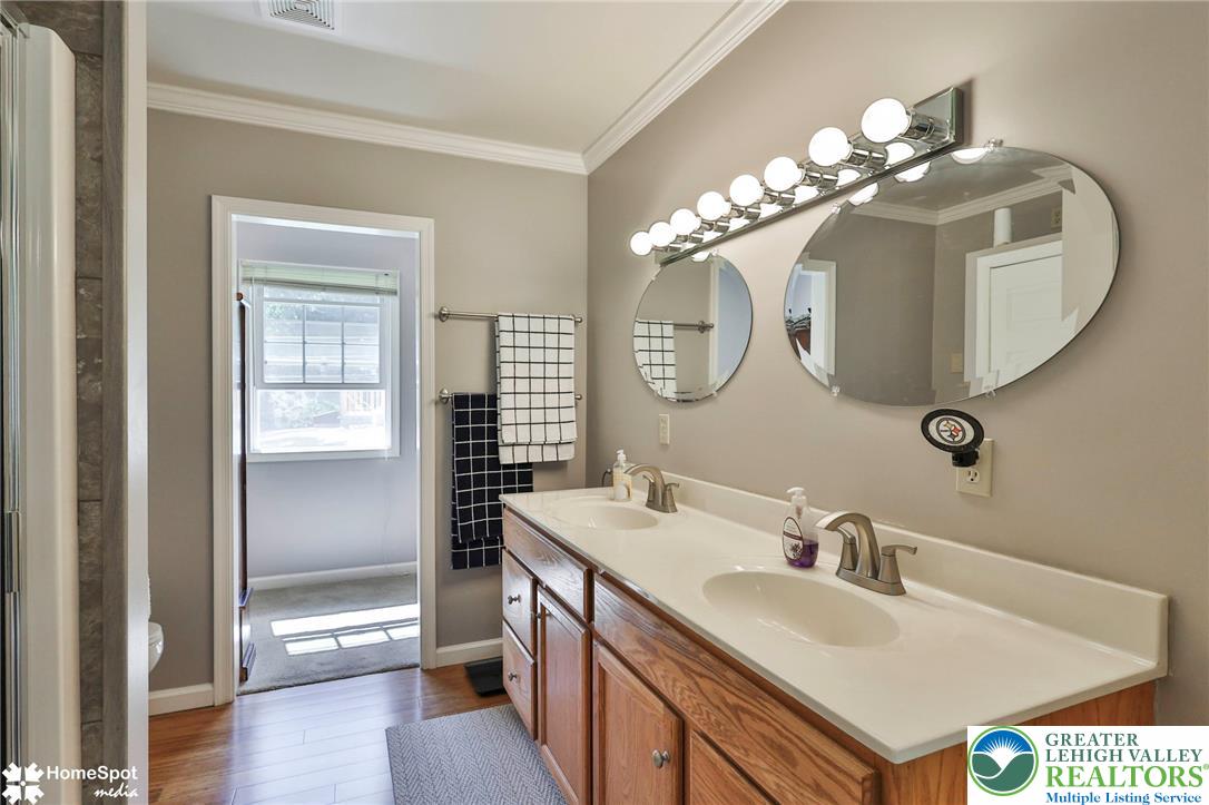 4325 Levans Road Property Photo 22