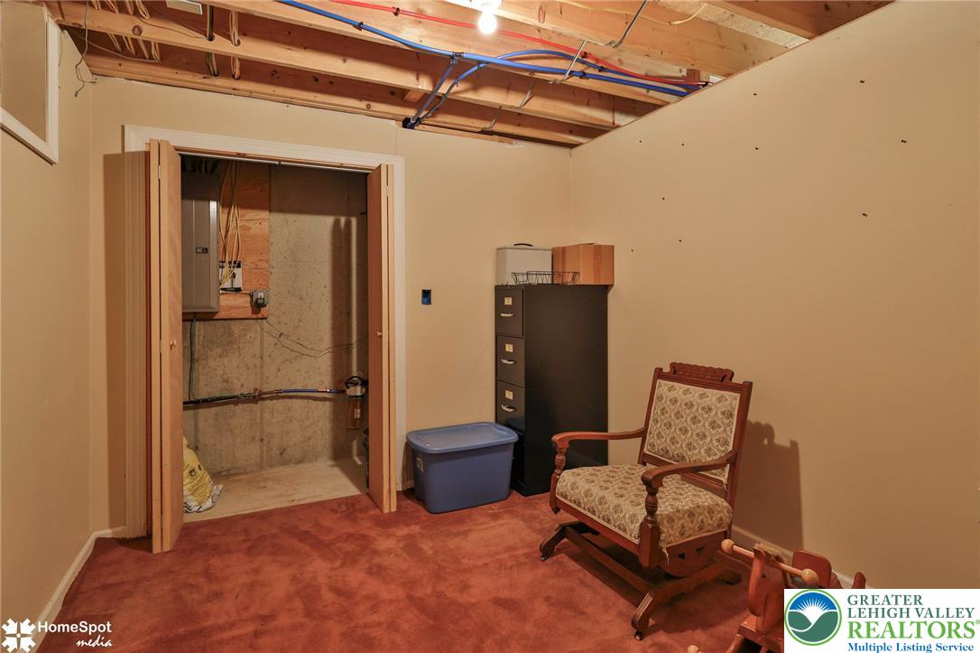 4325 Levans Road Property Photo 31