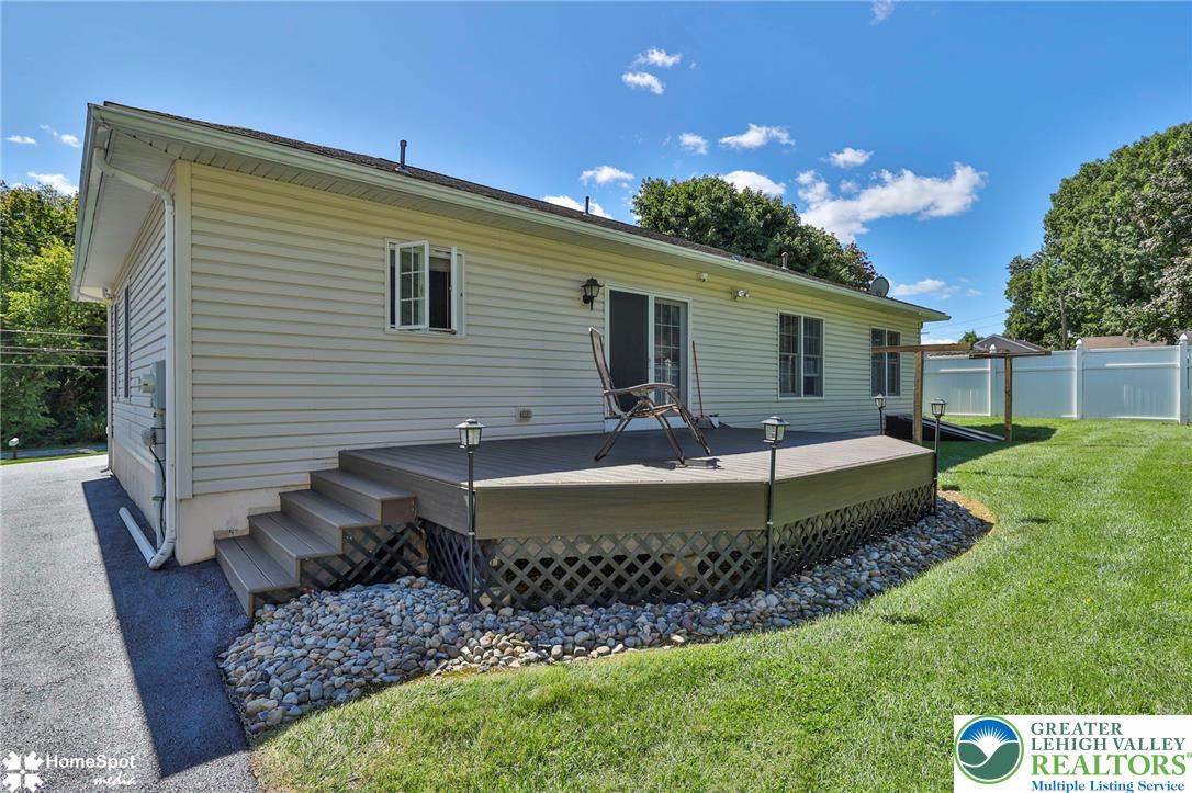 4325 Levans Road Property Photo 37