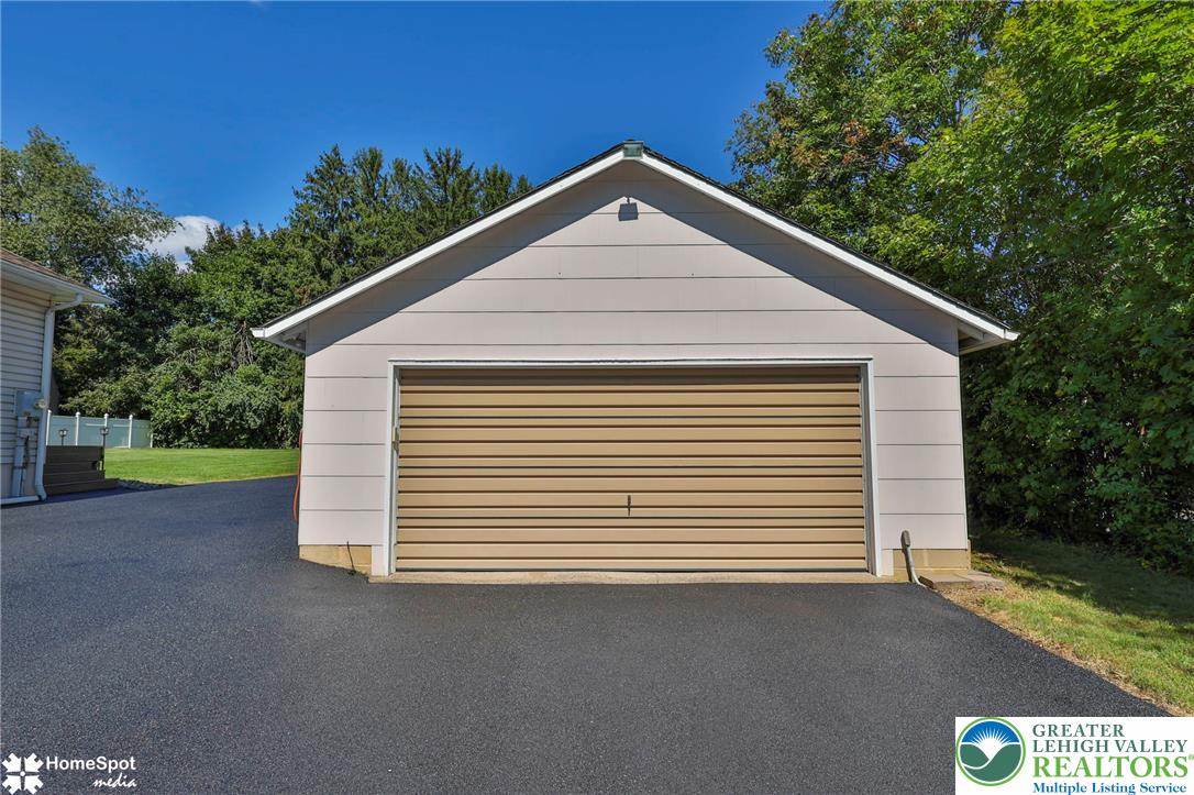4325 Levans Road Property Photo 41