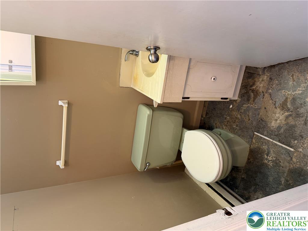 2868 Ithaca Street Property Photo 8