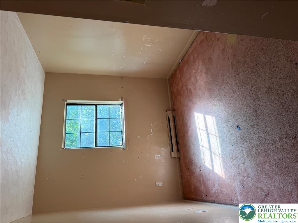 2868 Ithaca Street Property Photo 13