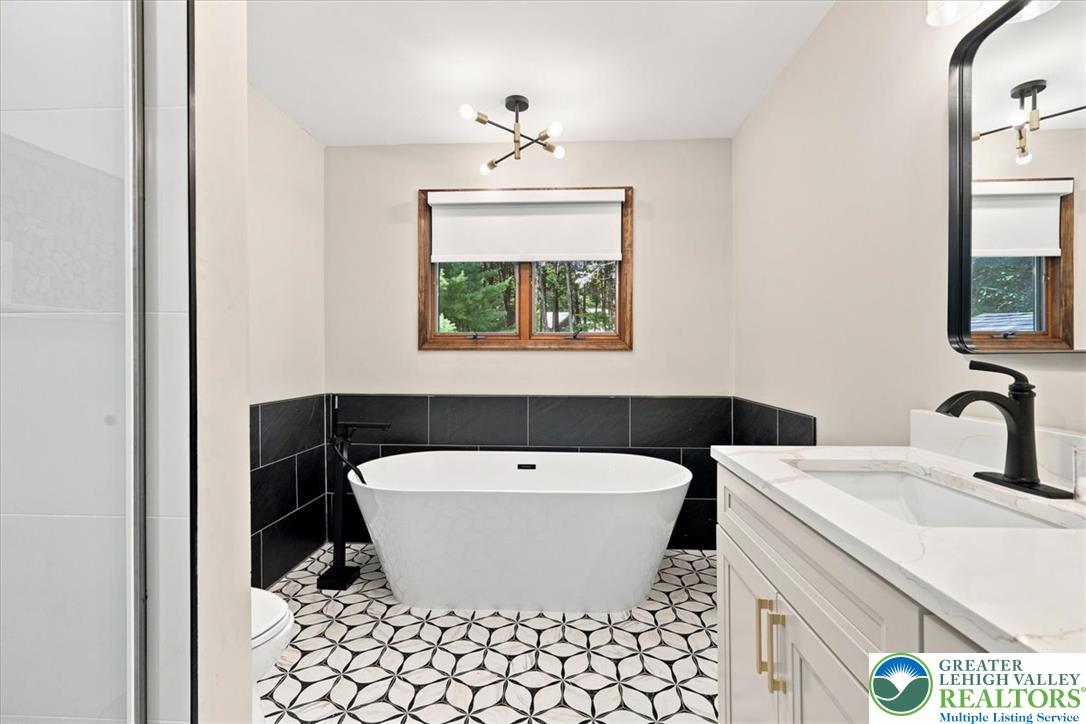 184 Sir Bradford Road Property Photo 31