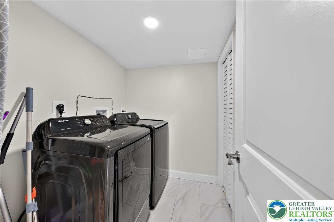 903 Seneca Street Property Photo 18