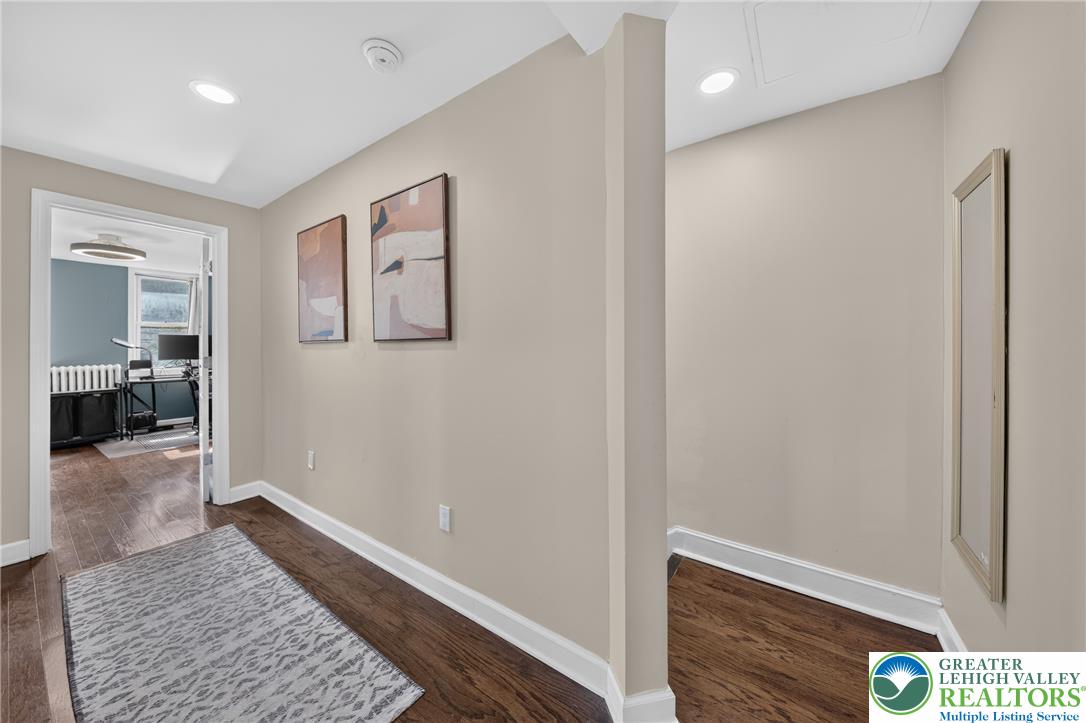 903 Seneca Street Property Photo 23