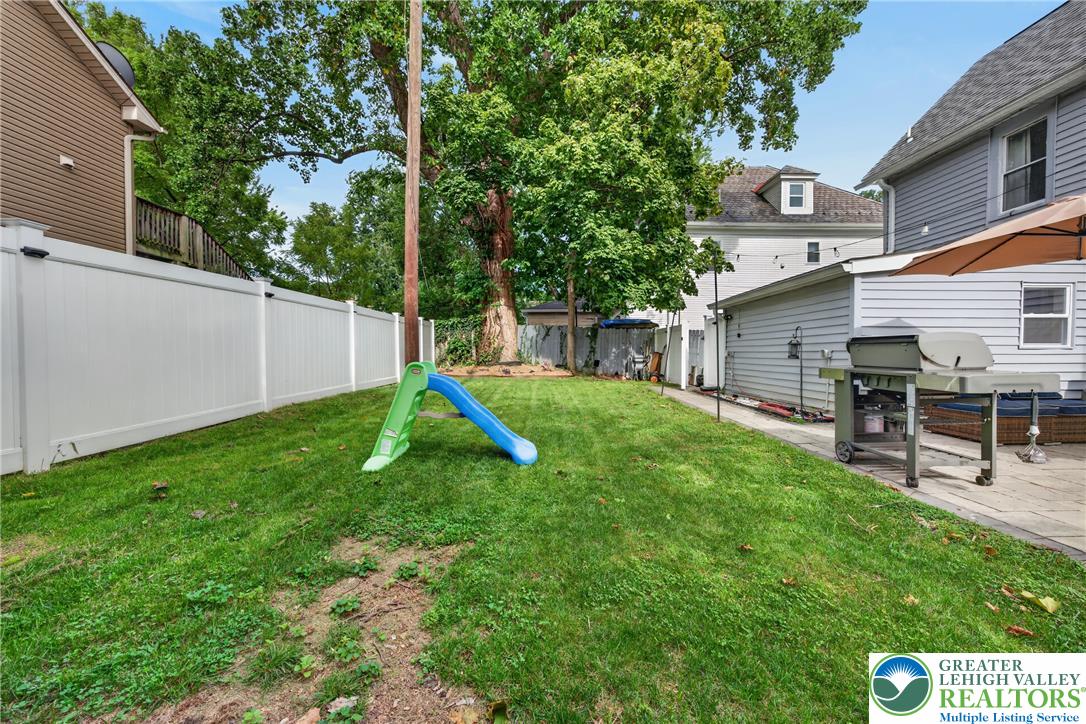 903 Seneca Street Property Photo 32