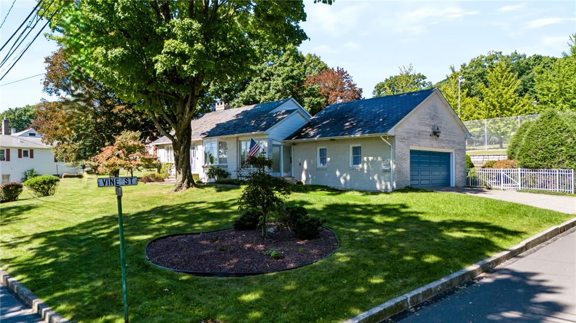 203 Vine Street Property Photo 2