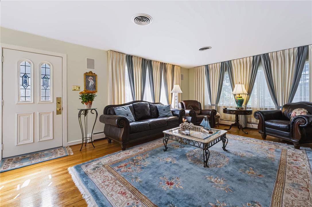 203 Vine Street Property Photo 3