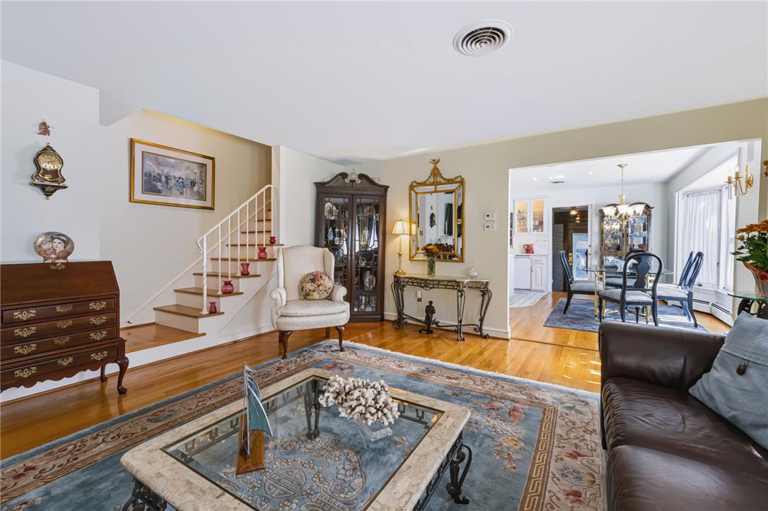 203 Vine Street Property Photo 6