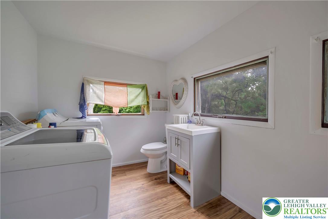 5250 Milford Road Property Photo 9