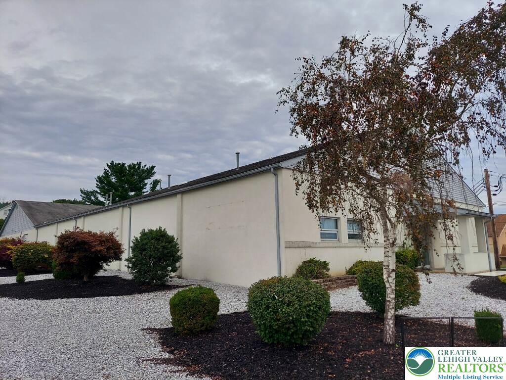 580 Coal Street Property Photo 2