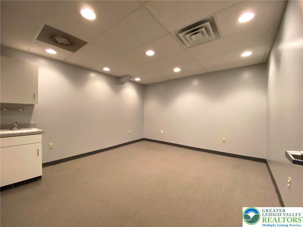 580 Coal Street Property Photo 5