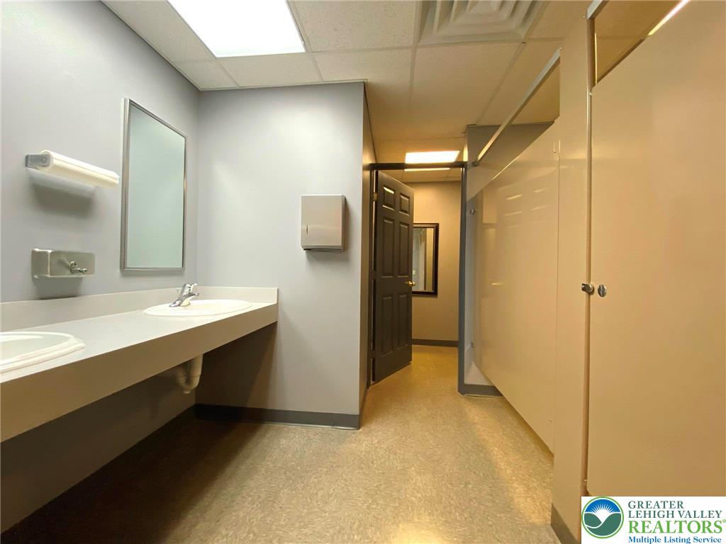 580 Coal Street Property Photo 11