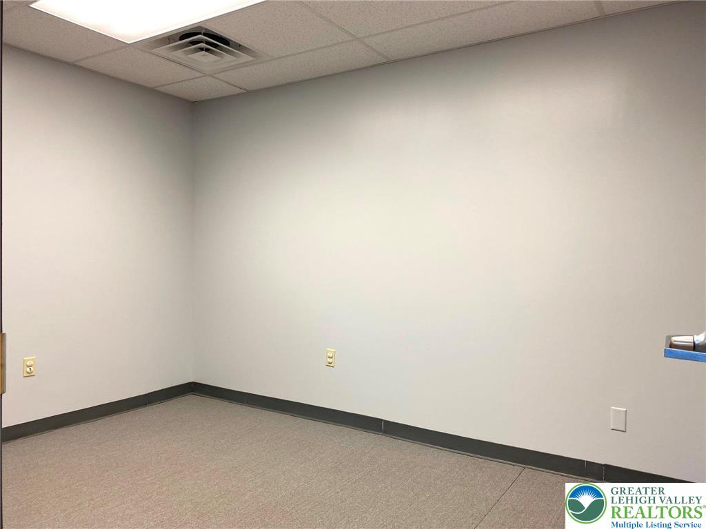 580 Coal Street Property Photo 6