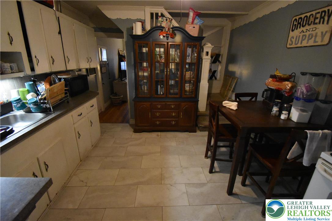 677 Sassafras Street Property Photo 6