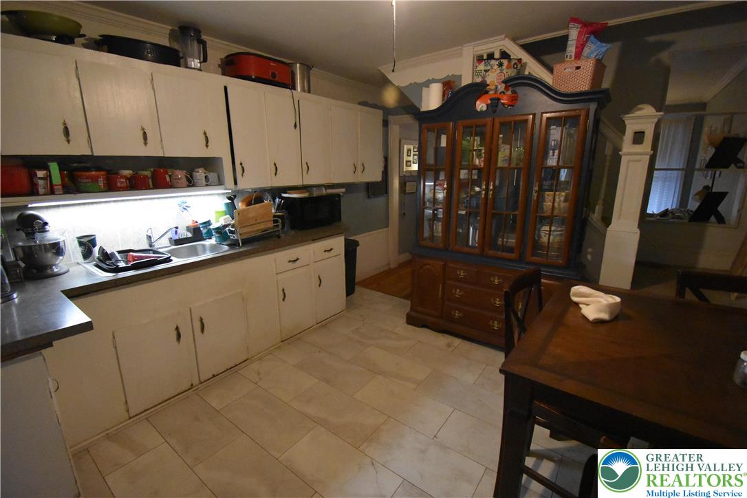 677 Sassafras Street Property Photo 7