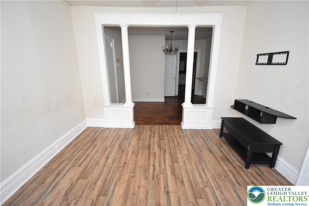26 7th Street Property Photo 3