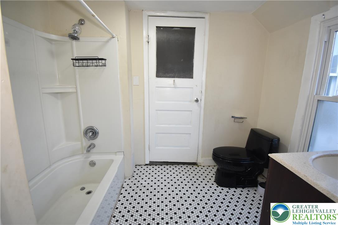 26 7th Street Property Photo 11