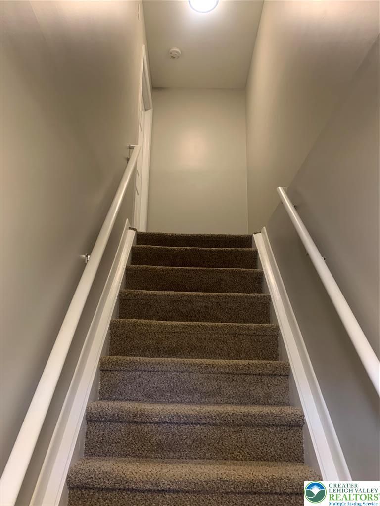 828 North Sherman Street 2nd Floor Property Photo 3