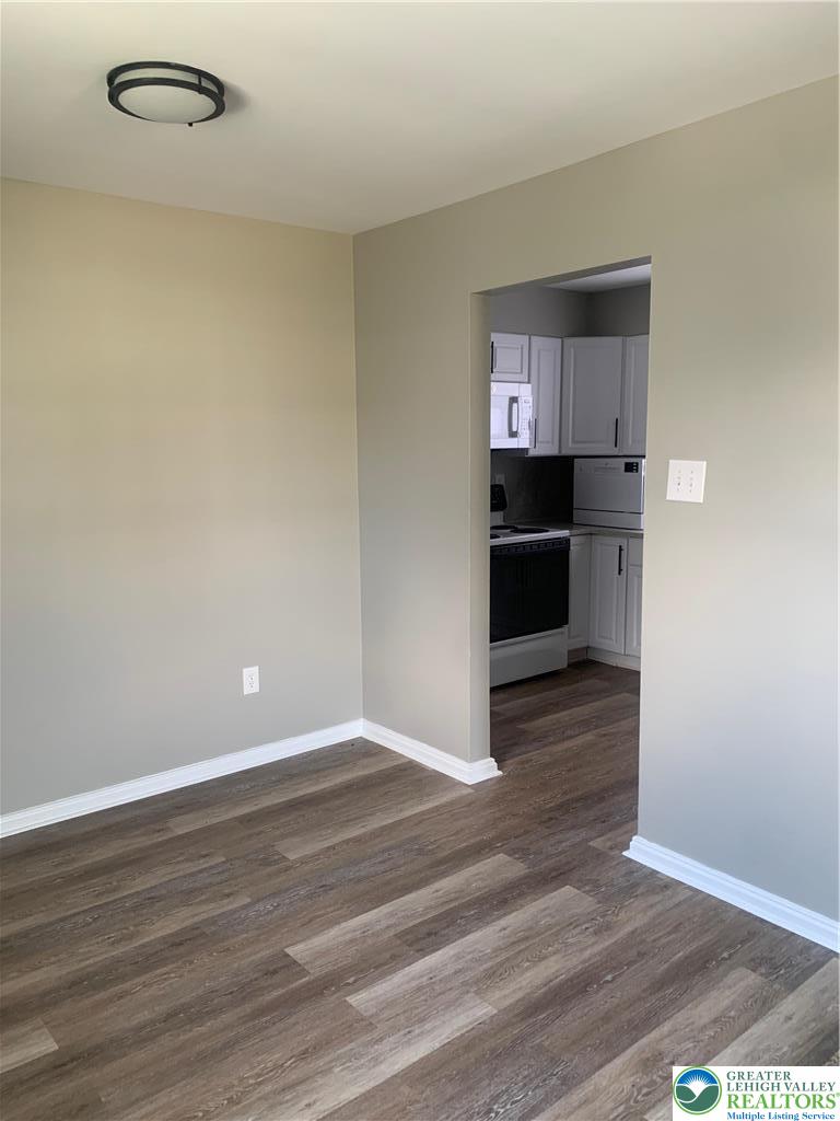 828 North Sherman Street 2nd Floor Property Photo 8