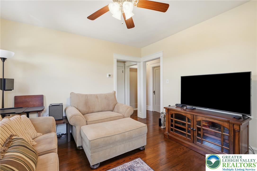 626 Scholl Avenue Property Photo 7