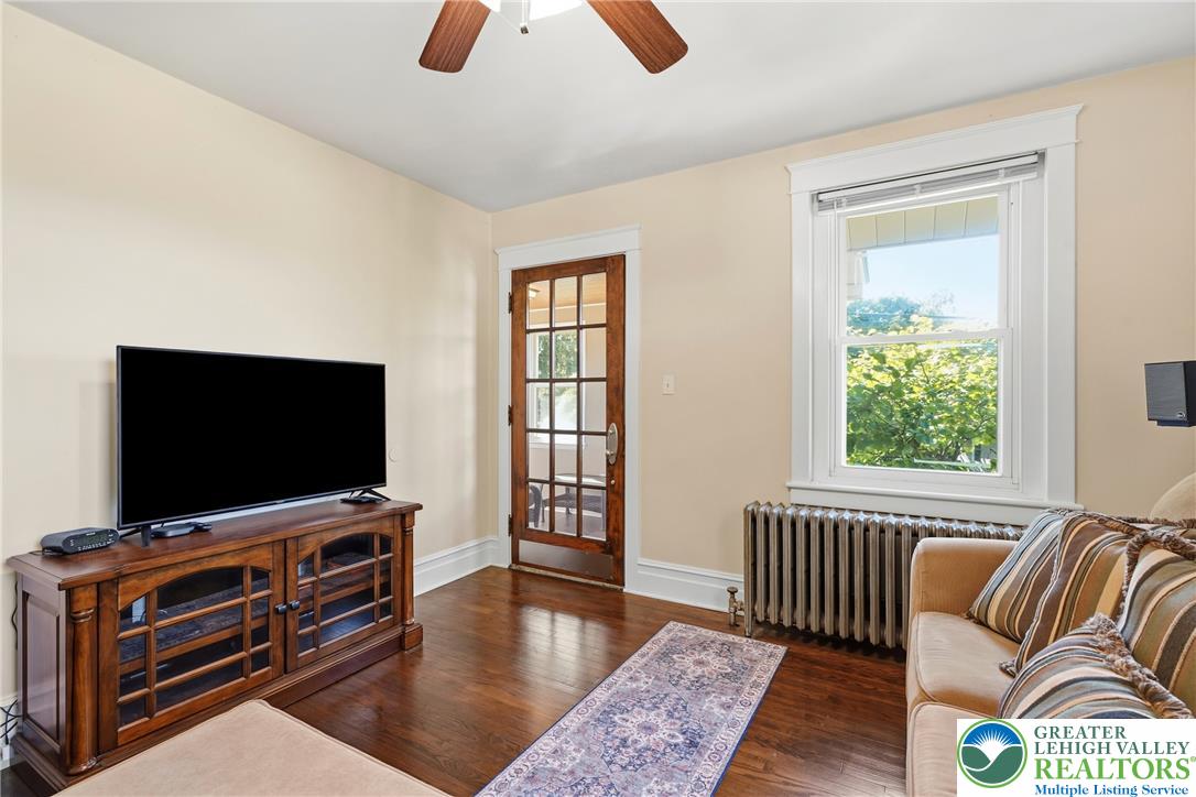 626 Scholl Avenue Property Photo 8