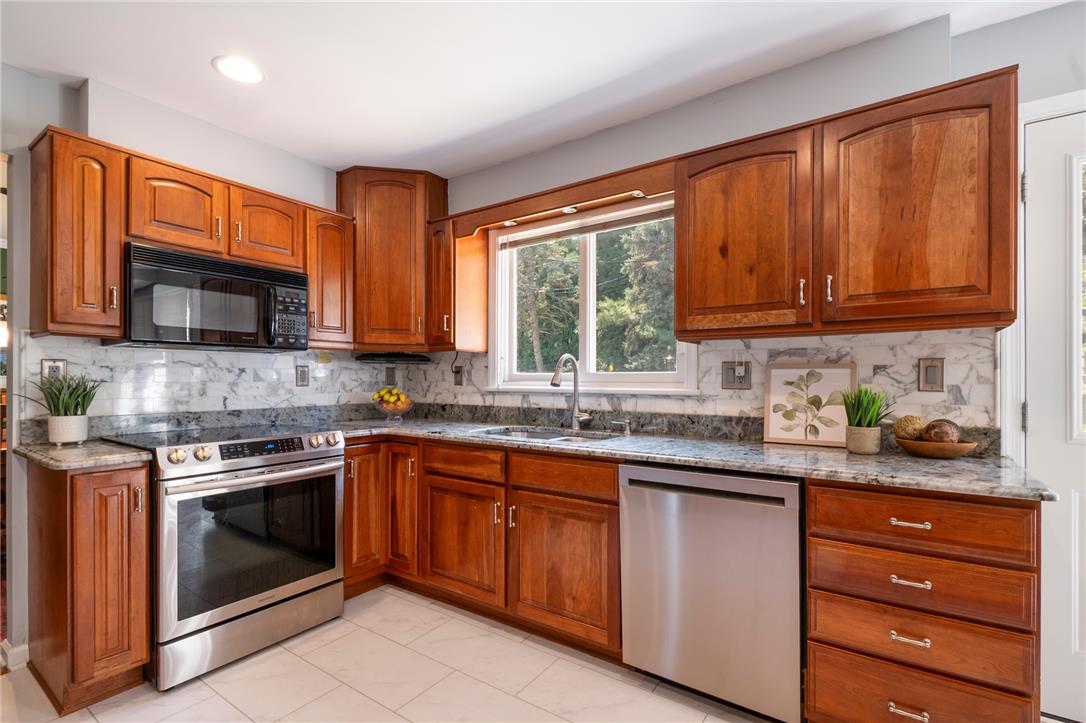 1122 Edward Avenue Property Photo 11