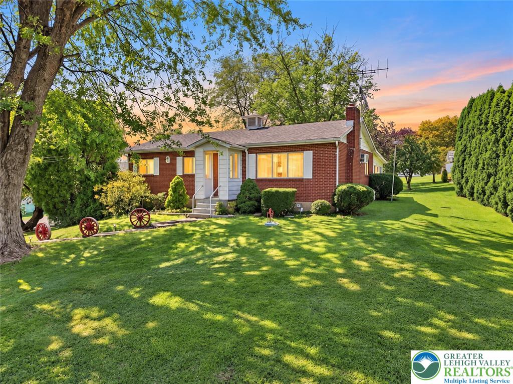 1235 Oakwood Drive Property Photo 1