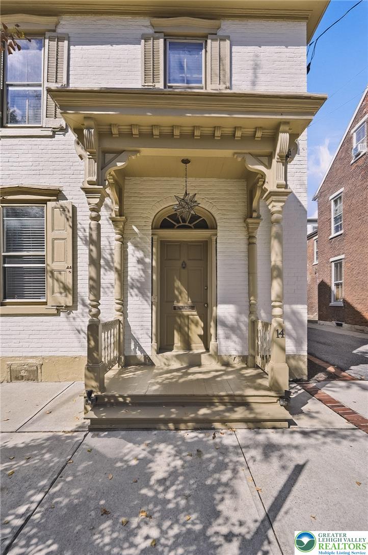 14 West Market Street Property Photo 1