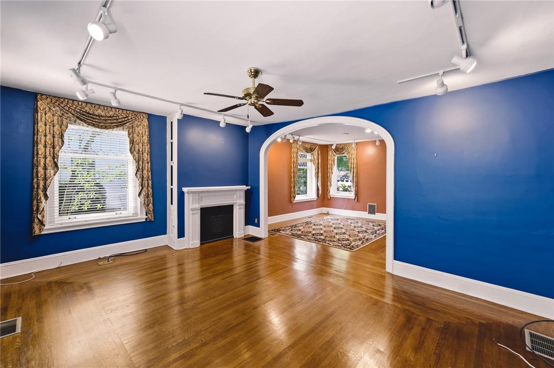 14 West Market Street Property Photo 5