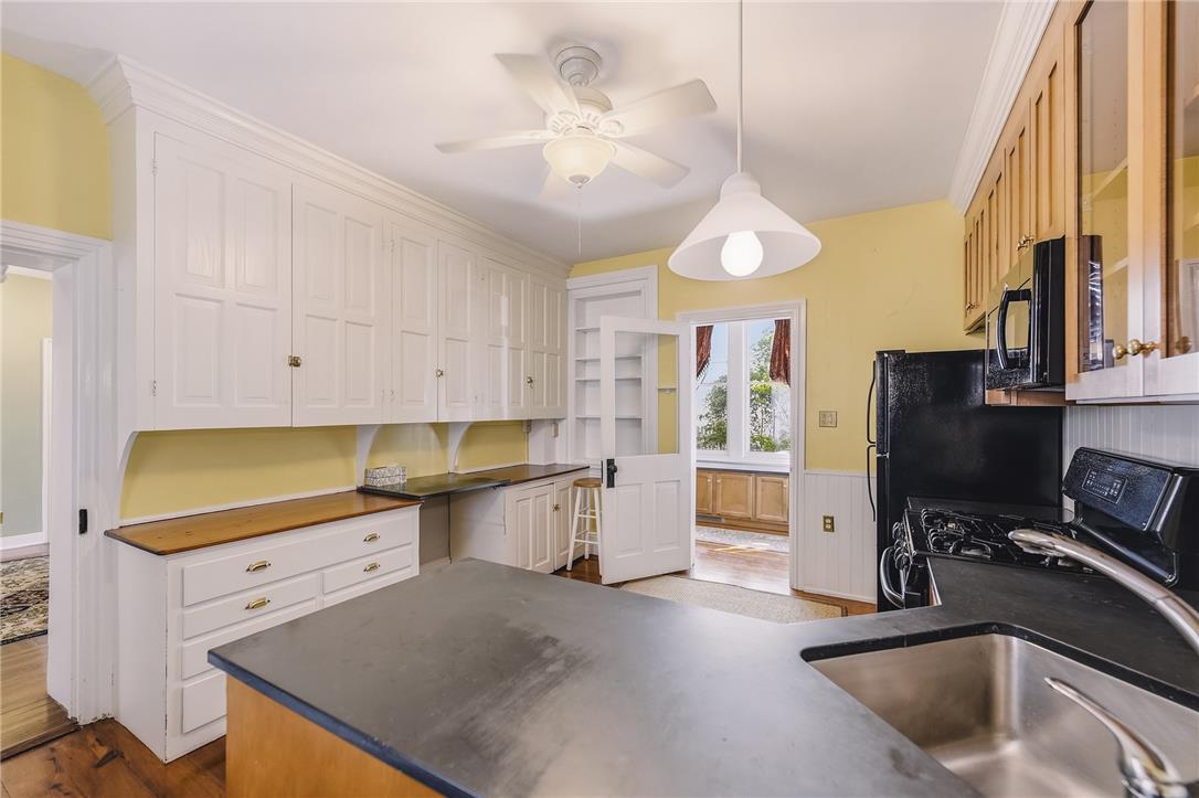 14 West Market Street Property Photo 11