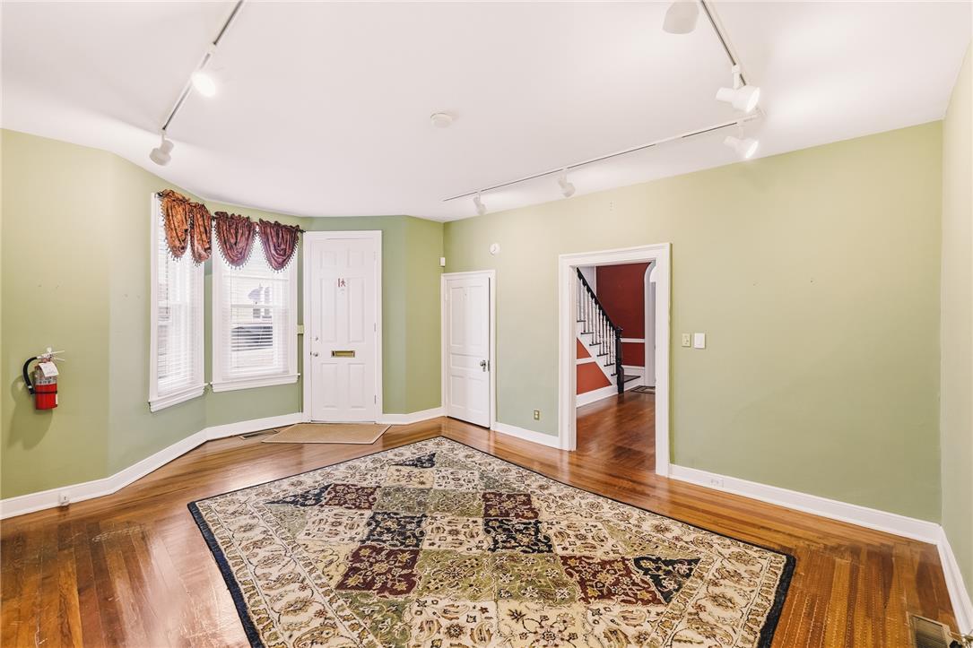 14 West Market Street Property Photo 12