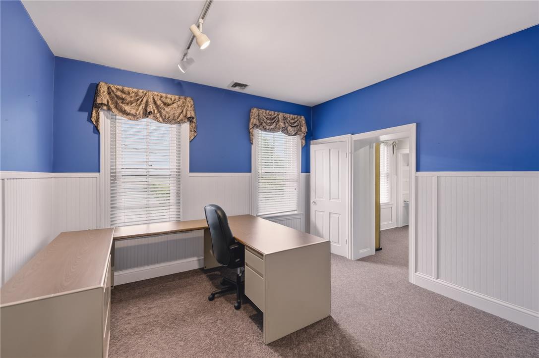 14 West Market Street Property Photo 16